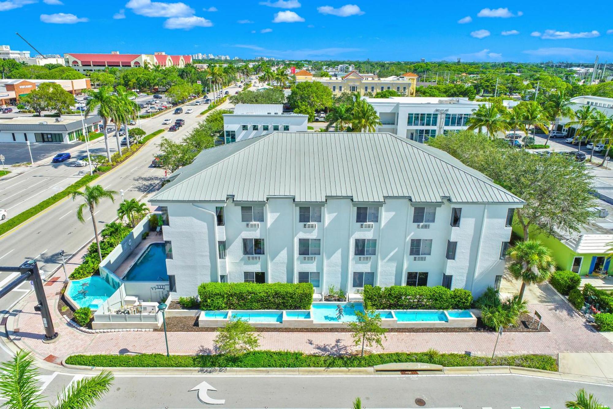 Naples Park Central Hotel エクステリア 写真
