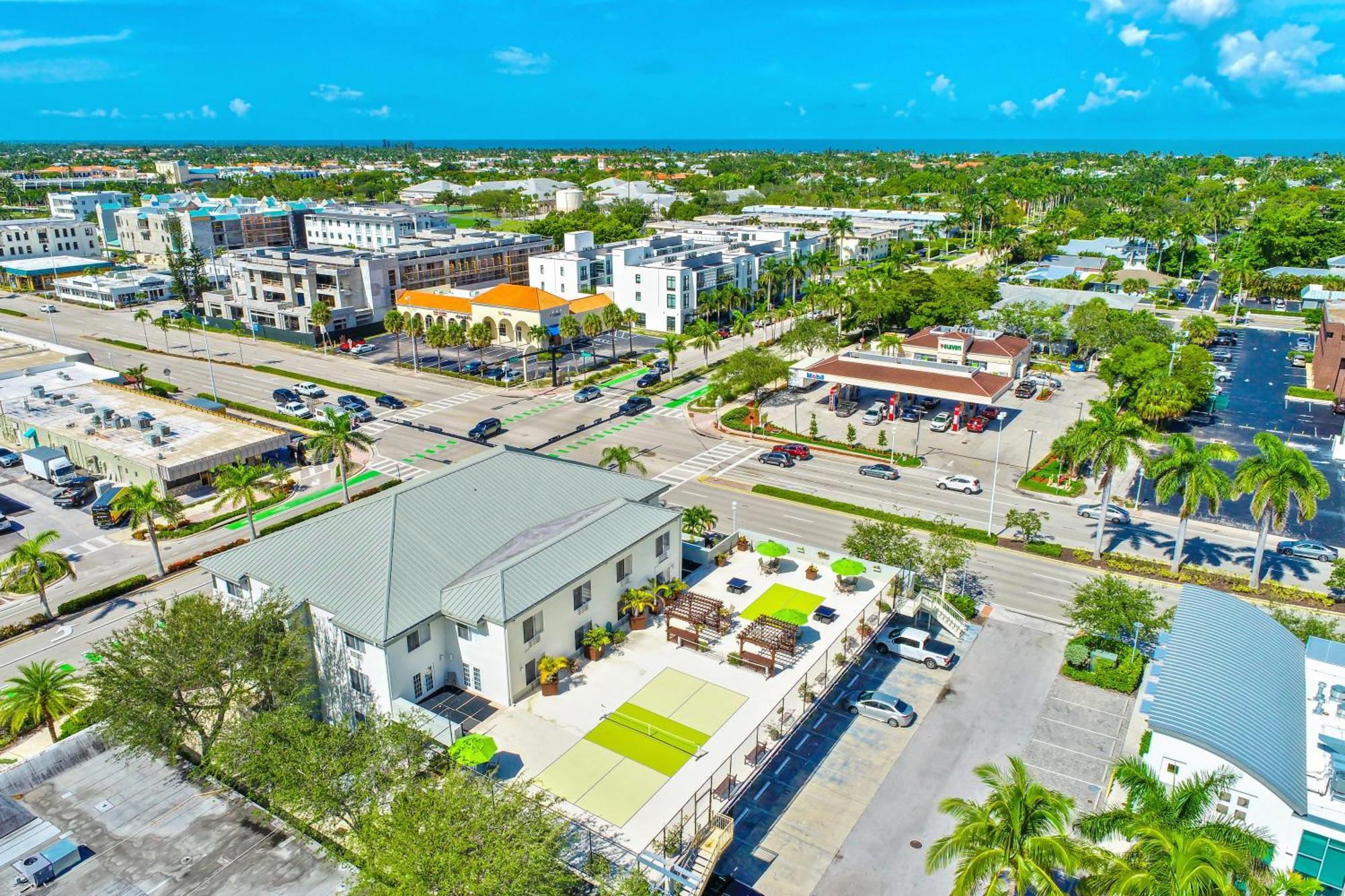Naples Park Central Hotel エクステリア 写真