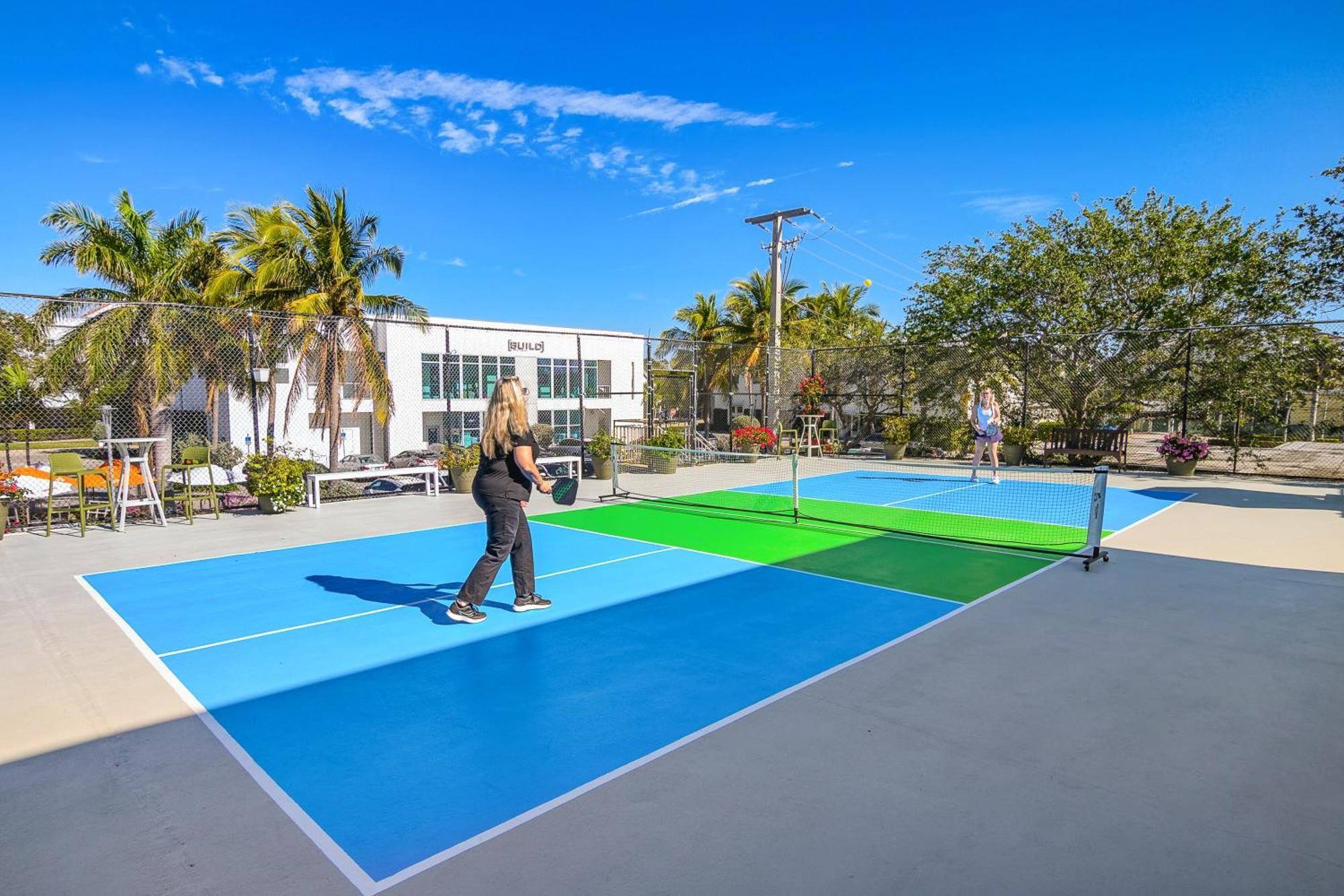 Naples Park Central Hotel エクステリア 写真