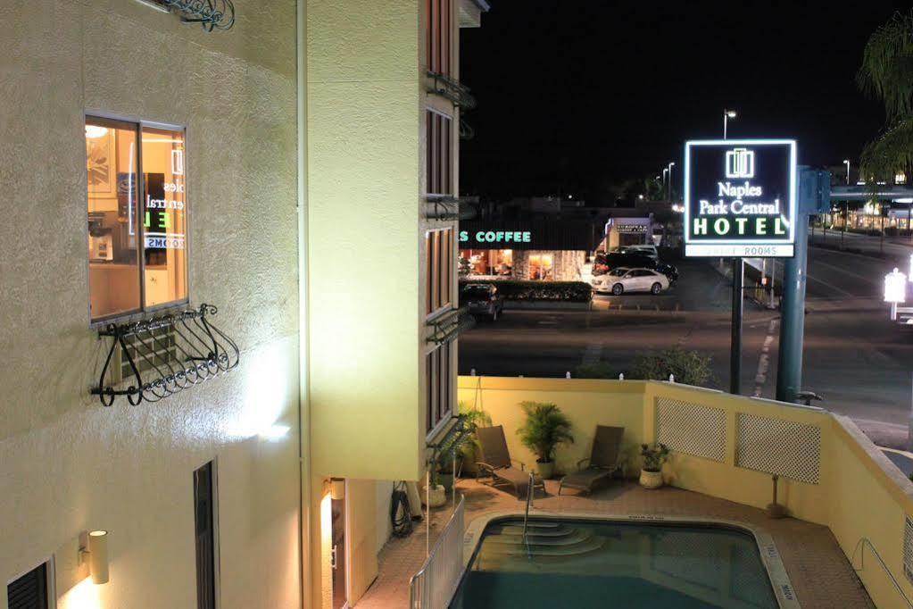 Naples Park Central Hotel エクステリア 写真