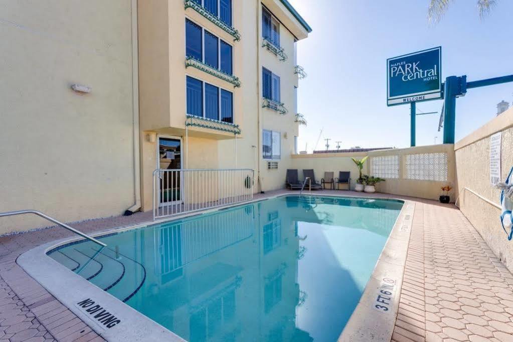 Naples Park Central Hotel エクステリア 写真